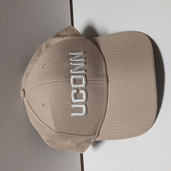 UCONN Huskies Men Tan Baseball Cap NWOT - Picture 3 of 8
